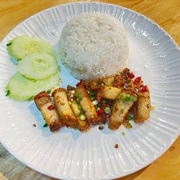 Crispy Pork Roasted With Chili And Salt On Rice
