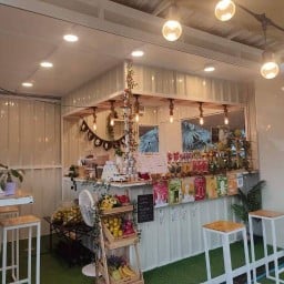 ผลไม้สดปั่น&กาแฟสด หน้าศูนย์ราชการ -