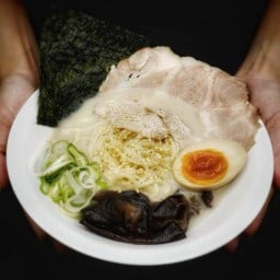 Ramen Rider (ราเมน ไรเดอร์) • ラーメンライダー สนามบินน้ำ