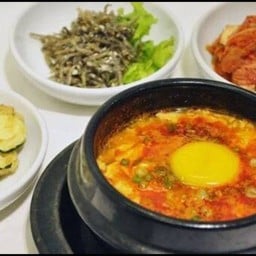 Sundubu jigae ซุปเต้าหู้ใส่ไข่ใส่หอยลายหอยตลับ