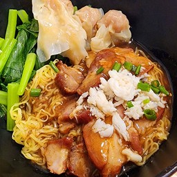 บะหมี่เกี๊ยวปูหมู + ซอสฉ่ำ