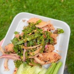 ลาบปลากะพงกรอบ