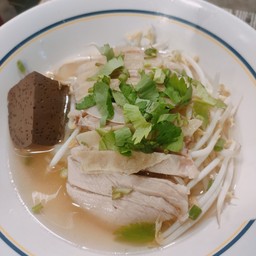 ก๋วยเตี๋ยวไก่น้ำใส