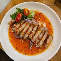 ยำหมูกรอบ