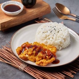 ข้าวไก่กรอบ ครัวคุณแอ๊ว งามวงศ์วาน