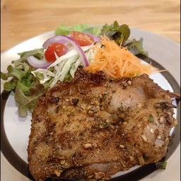 สเต็กหมู(ใส่ชื่อหมู....)+สลัด,มันบด,เฟรนฟรายด์เพียง1อย่าง