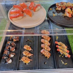 ซูชิ & แฮมเบอร์เกอร์ ปั้มน้ำมัน ป ต ท
