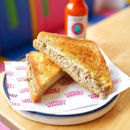 Tuna Melt ทูน่าเมลท์ (Sandwich)