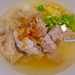 ข้าวต้มหมูสับ กระเพาะ ไส้อ่อน