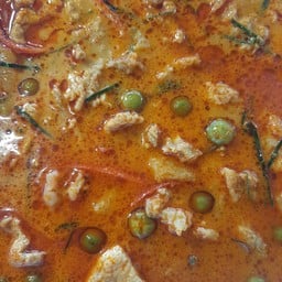 แกงพแนงหมู