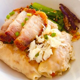 เกี๊ยวกุ้ง กรอบ(หรือ บะเต็ง) ปู เห็ดหอม