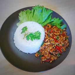 ข้าวกระเพราใส้อั่ว