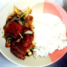 ข้าวราดพริกไทยดำ