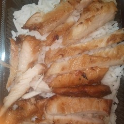 ข้าวไก่ย่างจิ้มแจ่วอร่อยจัดจ้าน