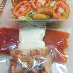 สลัดรวมทูน่า ไก่