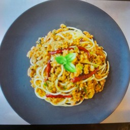 สปาเก็ตตี้พริกแห้งใส้อั่ว