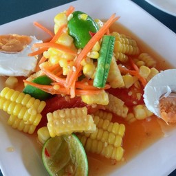 ตำข้าวโพดไข่เค็ม