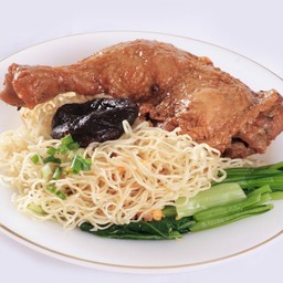 บะหมี่ น่องไก่ตุ๋น เห็ดหอม