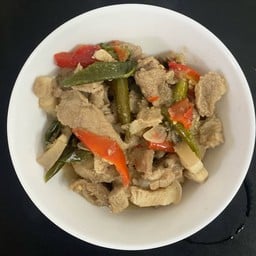 หมูผัดกะปิ