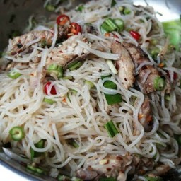 ยำขนมจีนปลาทูปลาร้า