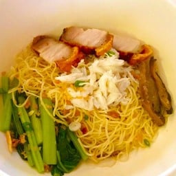 บะหมี่ กรอบ(หรือ บะเต็ง) ปู เห็ดหอม