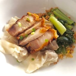 เกี๊ยวหมู หมูกรอบ(หรือ บะเต็ง)