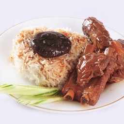 ข้าวซี่โครงหมูตุ๋น เห็ดหอม