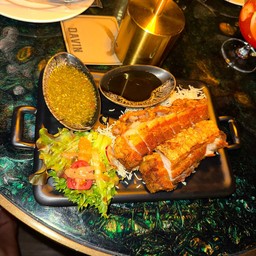 อาหารอร่อยมากค่ะ ราคาดี บรรกาศ เพลง คือครบเครื่อง ต้องไปซ้ำแน่นอนค่ะ 