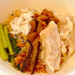 บะหมี่เกี๊ยวกุ้ง กรอบ(หรือ บะเต็ง)  ปู เห็ดหอม