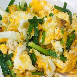 ข้าวหน้าไข่คั่วต้นหอม+พริกน้ำปลา