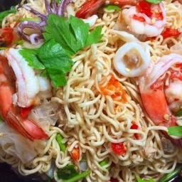 ยำมาม่ารวมมิตร