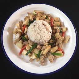 ผัดเห็ดน้ำมันหอยหมูสับราดข้าว