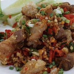 หมูกรอบคั่วพริกเกลือ