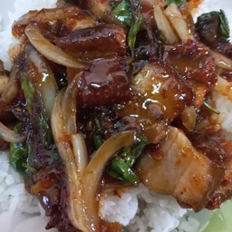 ไก่ทอดกระเทียมราดข้าว