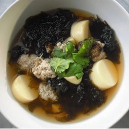 ต้มจืดเต้าหู้ไข่สาหร่าย + ข้าวเปล่า