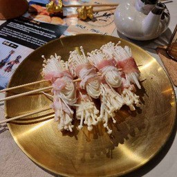 เห็ดเข็มทองพันเบค่อน