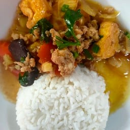 ข้าวเต้าหู้ทอดทรงเครื่อง