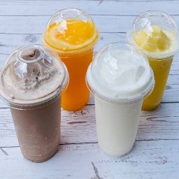 บ้าน ปัง ปั่น.(น้ำผลไม้ปั่น/ขนมปังนึ่งสังขยา/ปังปิ้ง/ข้าวยำไก่แซ่บ/ข้าวเทอริยากิ)