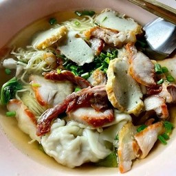 บะหมี่เกี๊ยว หมูแดง