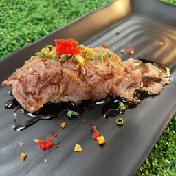 ข้าวปั้นหน้าเนื้อเบิร์น