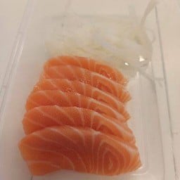 แซลมอน ซาชิมิ 200 บาท