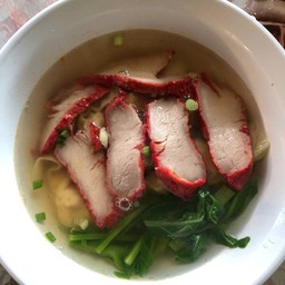 เกี๊ยวหมูแดงน้ำ