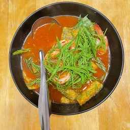 แกงส้มชะอมกุ้ง