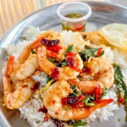 กะเพราแซ่บฝั่งธน