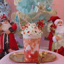 นมสด สตอเบอรี่คริสมาสต์ เพรปเป้ (เมนูพิเศษ)