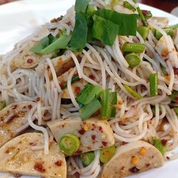 ยำขนมจีนหมูยอน้ำปลาร้า