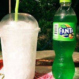 น้ำเขียวแฟนต้า 330 มล. + น้ำแข็งแก้วโอ่ง