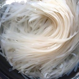 เส้นผัดไท