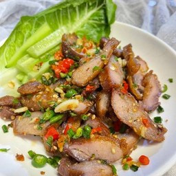 ข้าวคอหมูคั่วพริกเกลือ