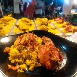 ร้านบังบัสข้าวหมกไก่   ไก่ทอด เจ้าเก่าต้นตำรับ อิสลาม